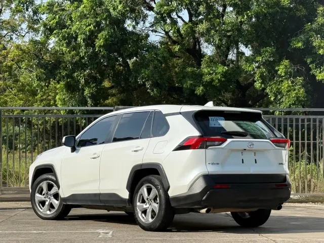 Toyota RAV4 — Фото автомобиля 12