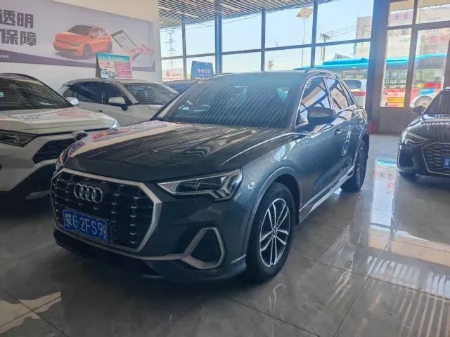 Фотография автомобиля — Audi Q3