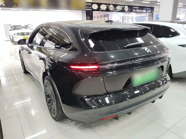 Nio ET5 Touring — Фото автомобиля 4