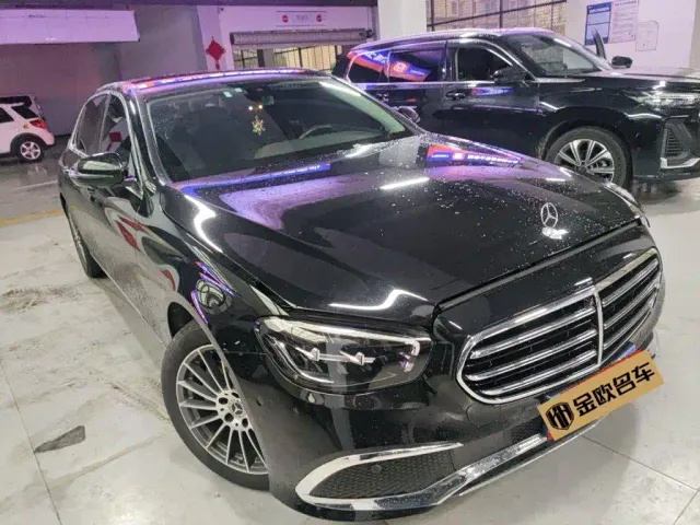 Mercedes-Benz E-Class — Фото автомобиля 4