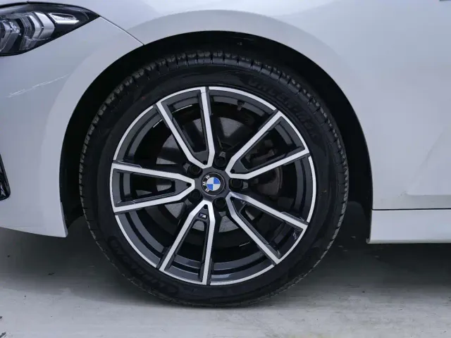 BMW 3 Series — Фото автомобиля 10