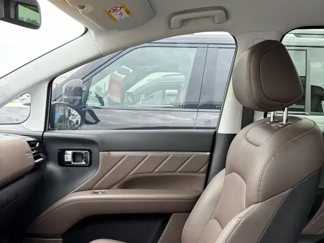 Wuling Motors Xingguang 730 New Energy 2025 Model Plug-in Hybrid Base Version — Фото автомобиля 7