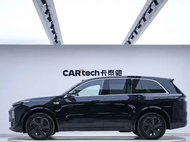 Li Auto L8 — Фото автомобиля 2