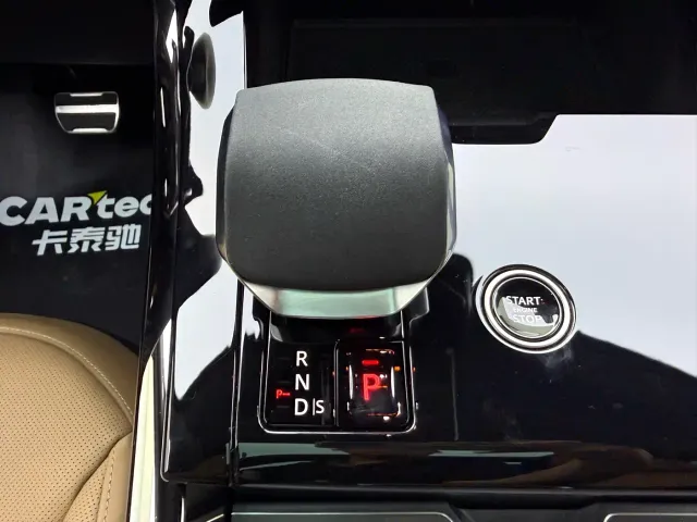 Land Rover Range Rover Sport — Фото автомобиля 16