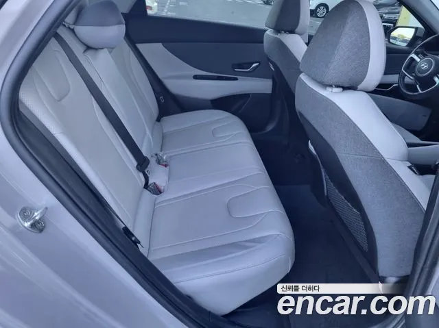 Hyundai Avante CN7 — Фото автомобиля 12