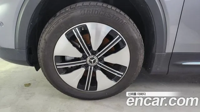 Mercedes-Benz EQB — Фото автомобиля 5