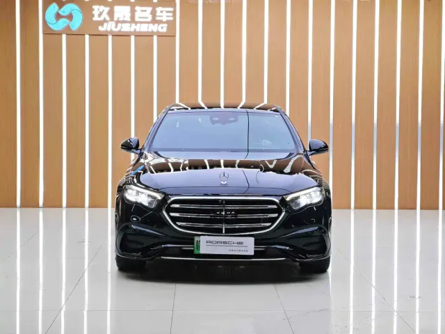 Mercedes-Benz E-Class — Фото автомобиля 2