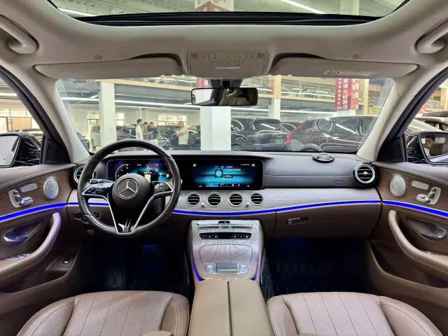 Mercedes-Benz E-Class — Фото автомобиля 5