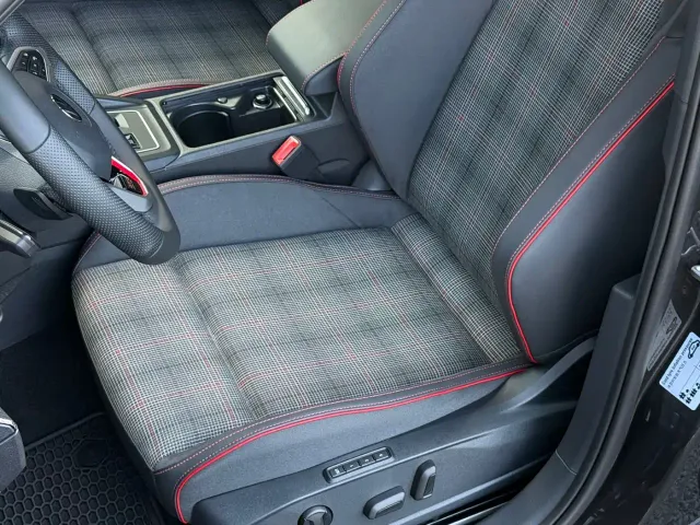 Volkswagen Golf GTI — Фото автомобиля 5