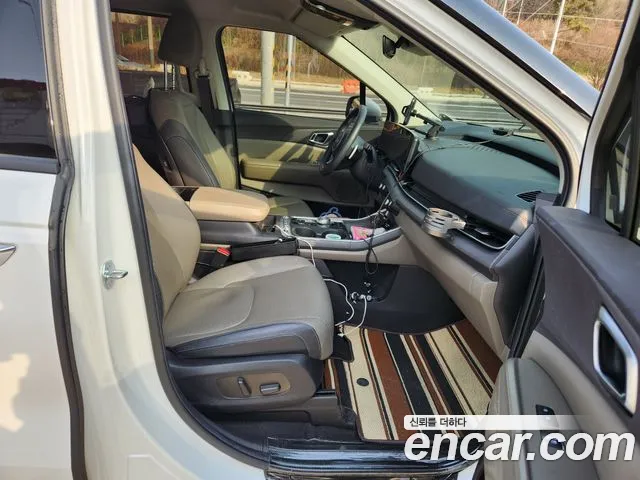 Kia Carnival Generation 4 — Фото автомобиля 6