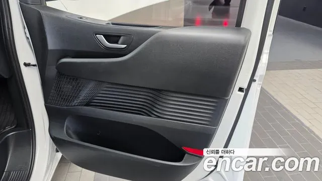 Hyundai Staria — Фото автомобиля 14