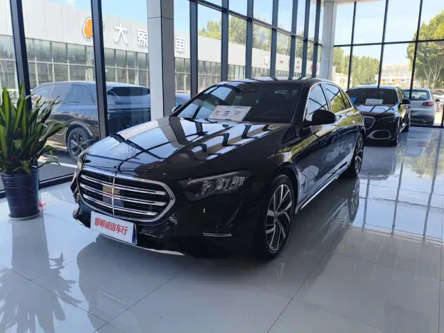 Фотография автомобиля — Mercedes-Benz E-Class