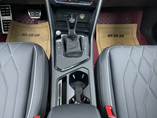 Volkswagen Tiguan L — Фото автомобиля 23