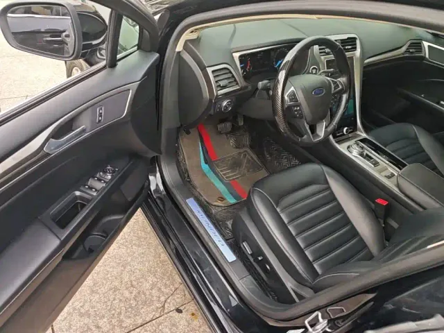 Ford Mondeo — Фото автомобиля 15