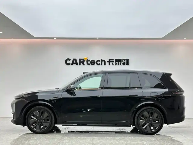 Li Auto L8 — Фото автомобиля 2