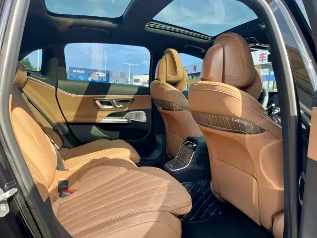 Mercedes-Benz E-Class — Фото автомобиля 6