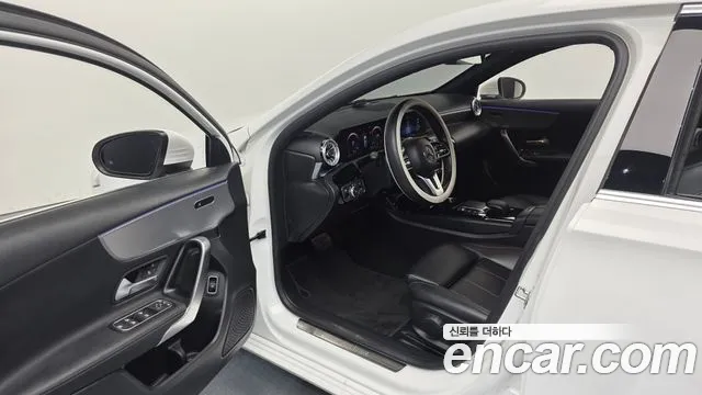 Mercedes-Benz A-Class W177 — Фото автомобиля 10