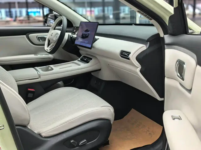 Changan Qiyuan Q05 — Фото автомобиля 9