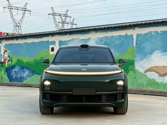 Li Auto L9 — Фото автомобиля 2