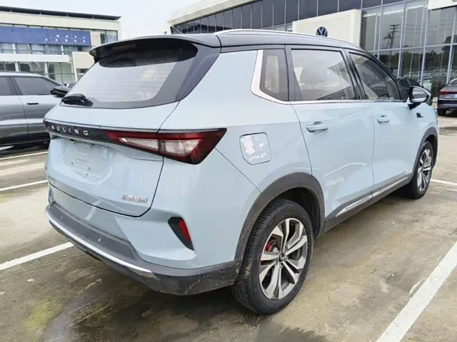 Wuling Asta — Фото автомобиля 6