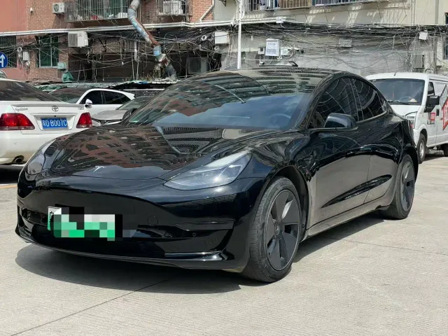 Фотография автомобиля — Tesla Model 3
