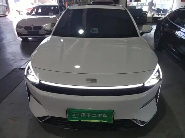 Geely Galaxy L6 — Фото автомобиля 2