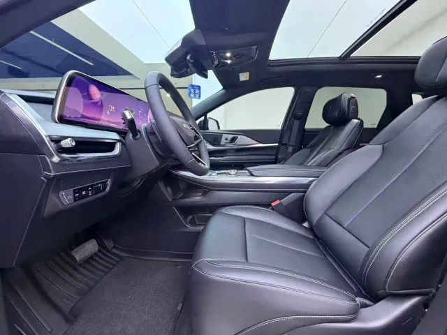 Cadillac XT5 — Фото автомобиля 8