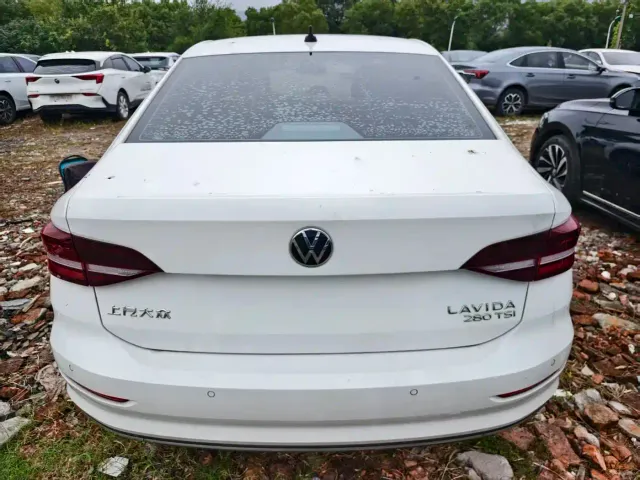 Volkswagen Lavida — Фото автомобиля 4