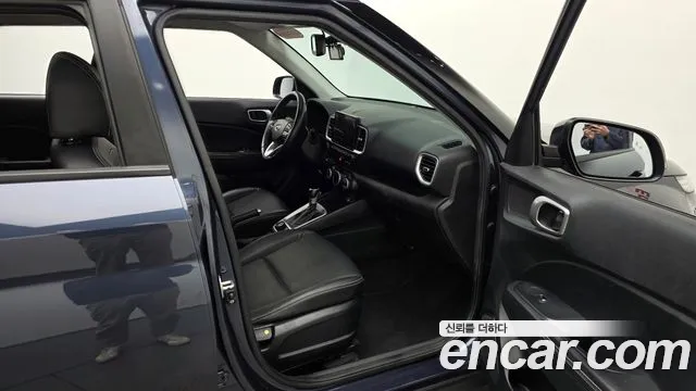 Hyundai Venue — Фото автомобиля 17