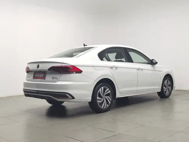 Volkswagen Bora — Фото автомобиля 2