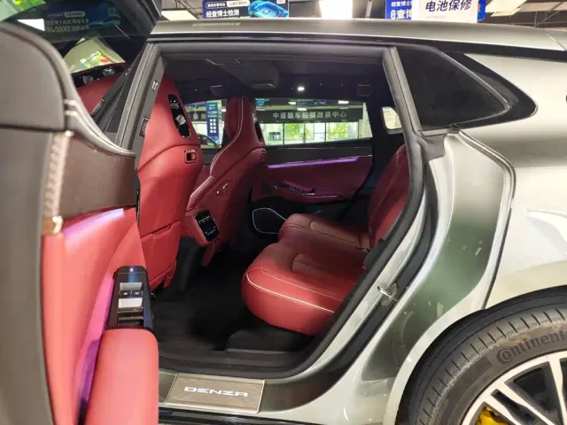 Denza Z9GT — Фото автомобиля 10