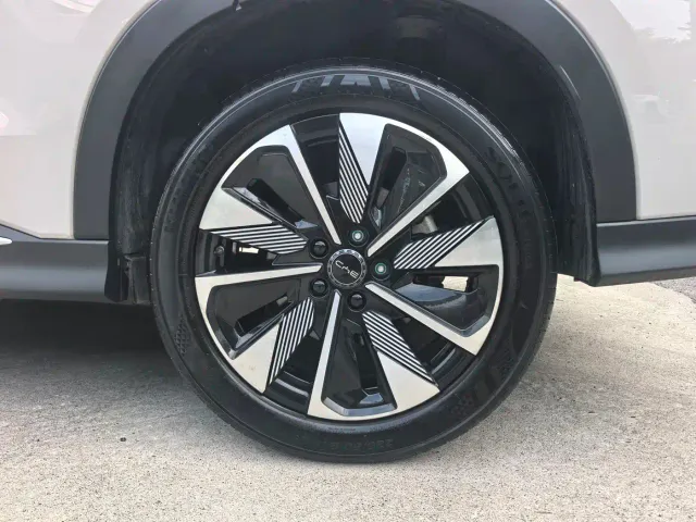 BYD Song PLUS — Фото автомобиля 23