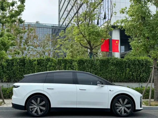 Li Auto i6 — Фото автомобиля 20