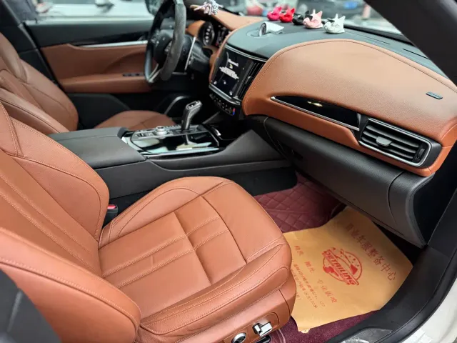 Maserati Levante — Фото автомобиля 16