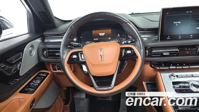 Lincoln Aviator 2nd Gen — Фото автомобиля 12