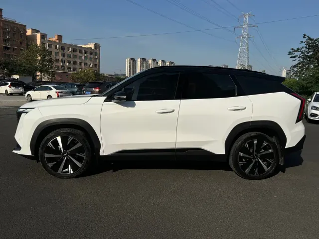 Geely Boyue L — Фото автомобиля 4