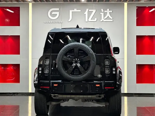 Land Rover Defender — Фото автомобиля 19
