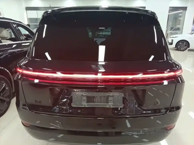 Li Auto L9 — Фото автомобиля 5