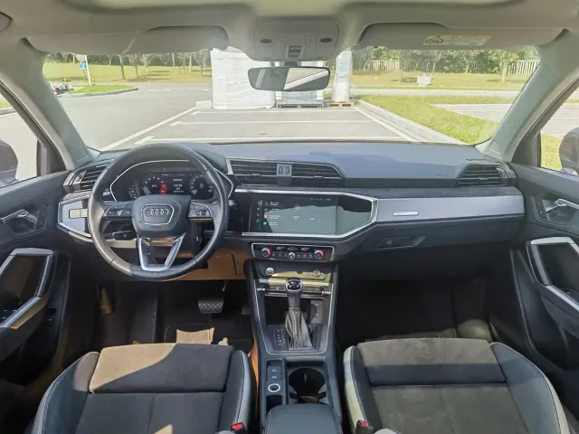 Audi Q3 — Фото автомобиля 11