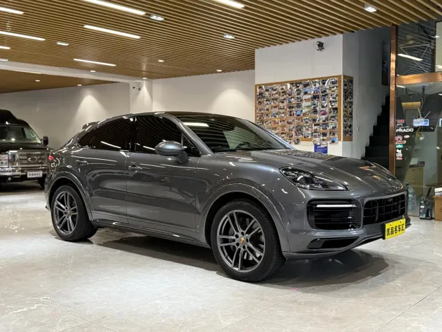 Porsche Cayenne — Фото автомобиля 3