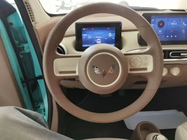 Wuling Hongguang Mini EV — Фото автомобиля 10