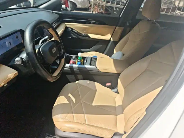 Geely Galaxy L6 — Фото автомобиля 11
