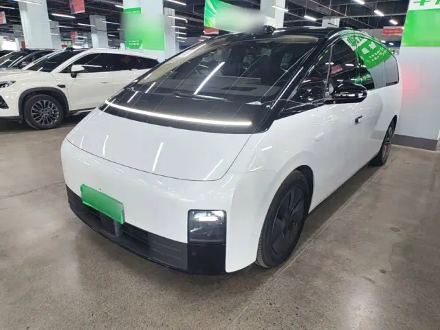 Фотография автомобиля — Li Auto MEGA