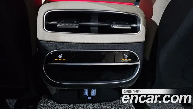 Genesis GV70 — Фото автомобиля 19