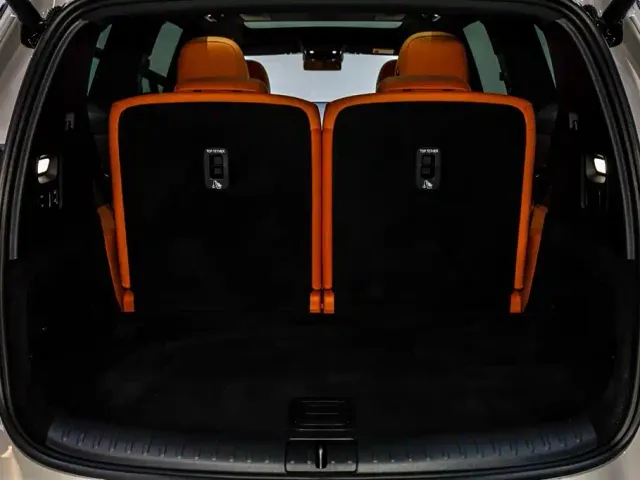 Li Auto i8 — Фото автомобиля 7