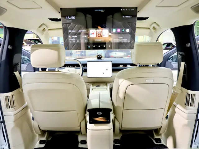 NIO NIO ES8 2025 Base Model — Фото автомобиля 17