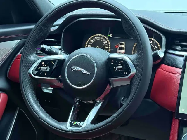 Jaguar XFL — Фото автомобиля 6