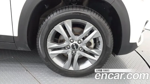 Kia Seltos — Фото автомобиля 6