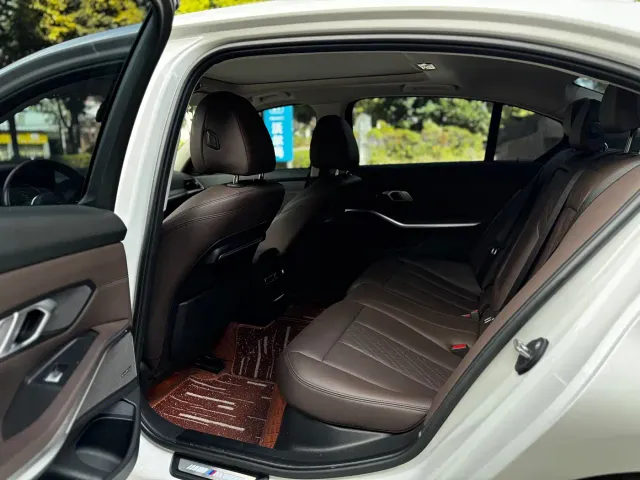 BMW 3 Series — Фото автомобиля 21
