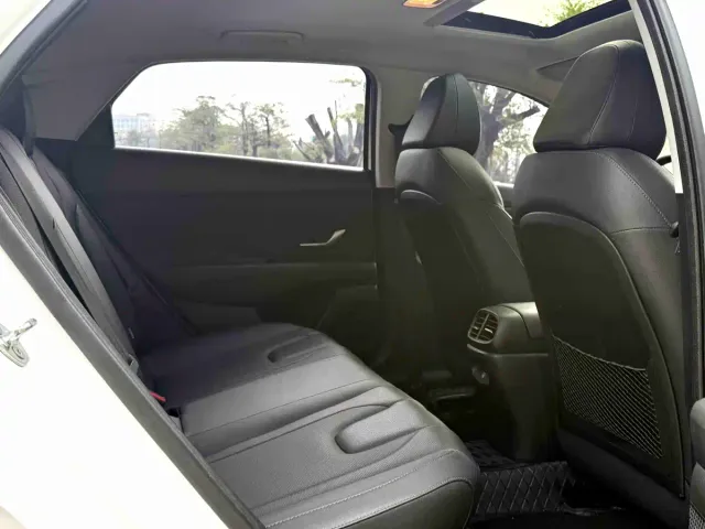 Hyundai Elantra — Фото автомобиля 14
